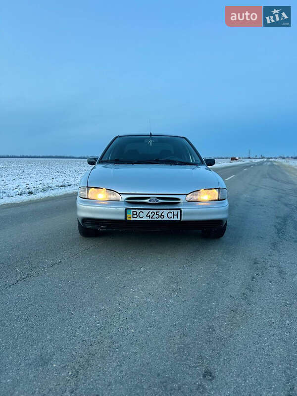 Лифтбек Ford Mondeo 1994 в Буске