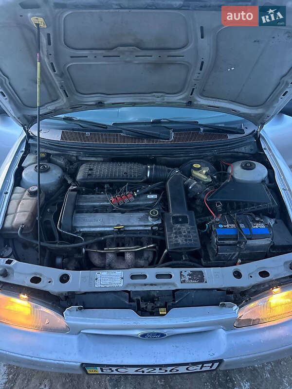 Лифтбек Ford Mondeo 1994 в Буске