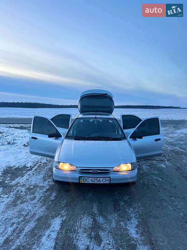 Лифтбек Ford Mondeo 1994 в Буске