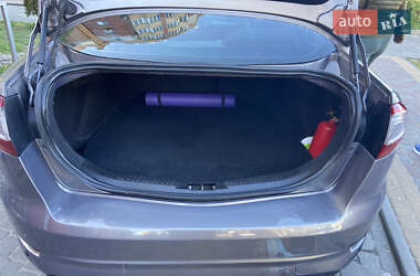 Седан Ford Mondeo 2012 в 