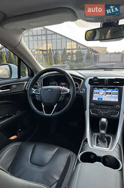 Седан Ford Mondeo 2017 в 