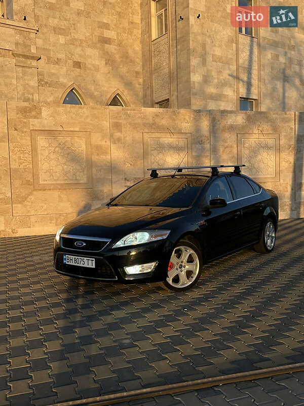 Седан Ford Mondeo 2010 в 
