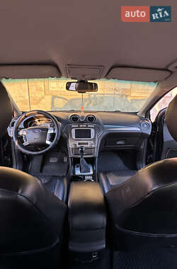 Седан Ford Mondeo 2010 в 