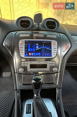 Седан Ford Mondeo 2010 в 
