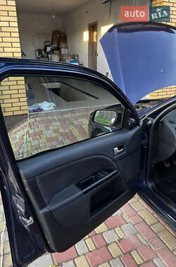 Седан Ford Mondeo 2004 в 