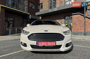 Седан Ford Mondeo 2015 в 