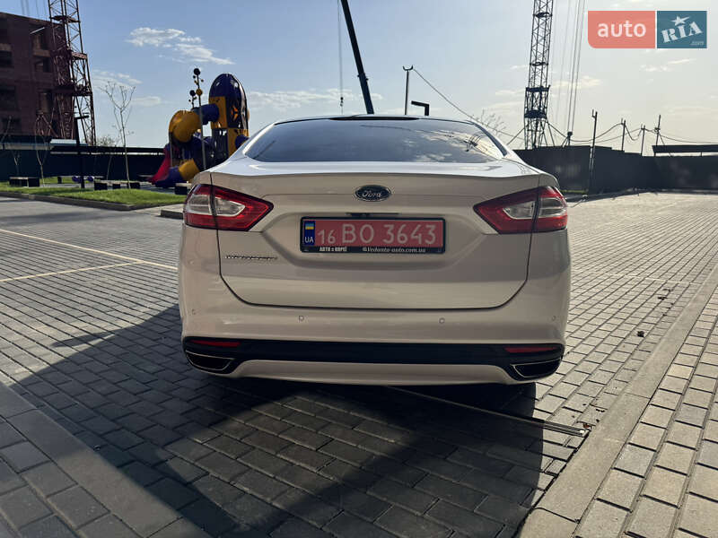 Седан Ford Mondeo 2015 в Миргороде