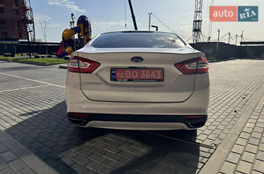 Седан Ford Mondeo 2015 в 