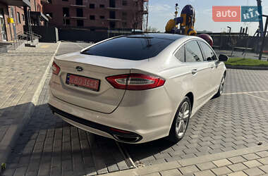 Седан Ford Mondeo 2015 в 