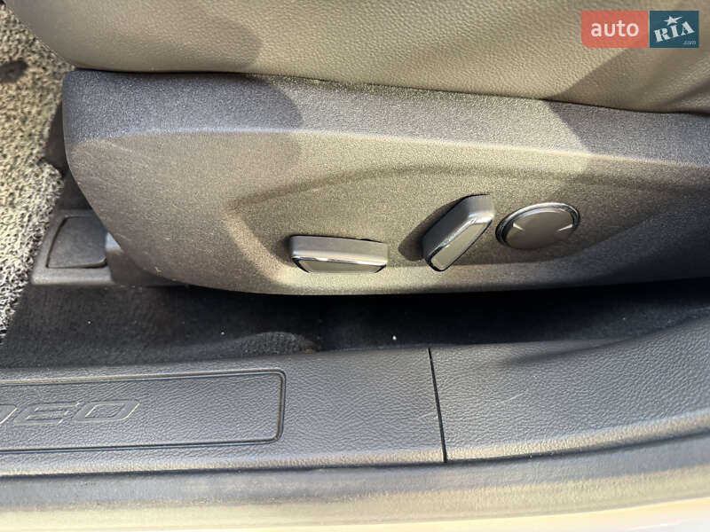 Седан Ford Mondeo 2015 в Миргороде