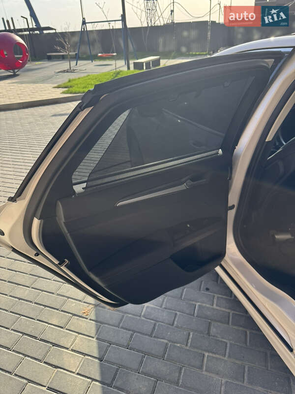 Седан Ford Mondeo 2015 в Миргороде