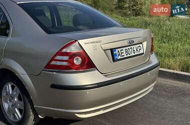 Седан Ford Mondeo 2005 в 