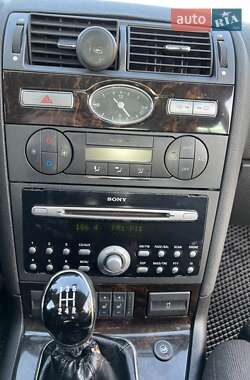 Седан Ford Mondeo 2005 в 