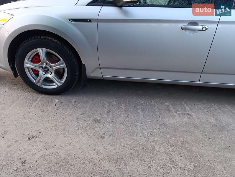 Универсал Ford Mondeo 2011 в Шумске