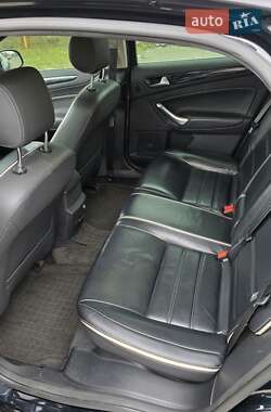 Седан Ford Mondeo 2012 в 