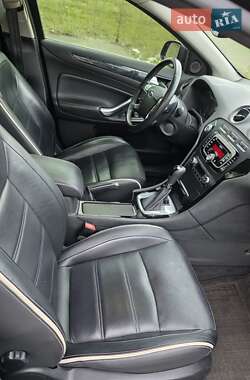 Седан Ford Mondeo 2012 в 