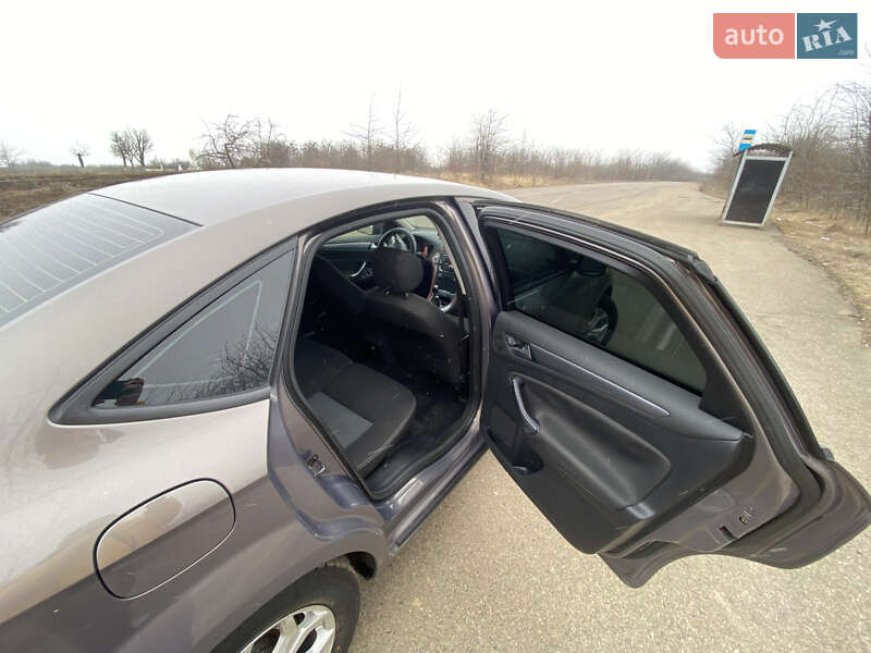 Седан Ford Mondeo 2012 в Березівці