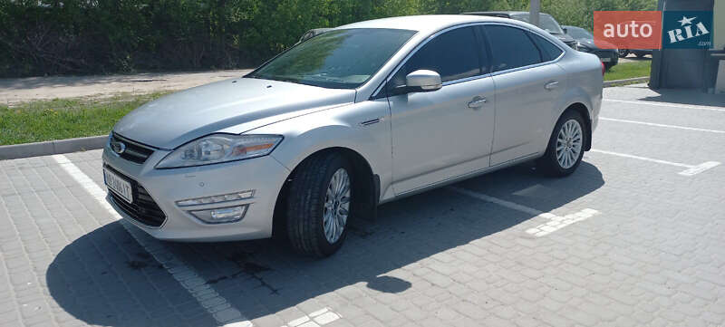 Седан Ford Mondeo 2012 в Ирпене
