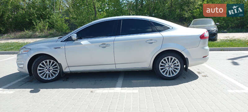 Седан Ford Mondeo 2012 в Ирпене