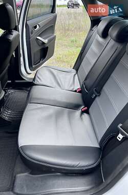 Седан Ford Mondeo 2011 в 