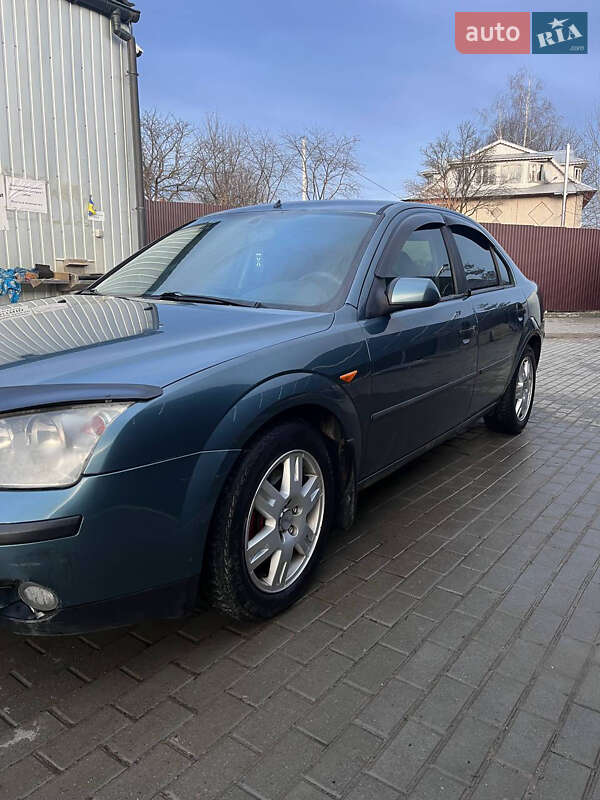 Лифтбек Ford Mondeo 2002 в Верховине