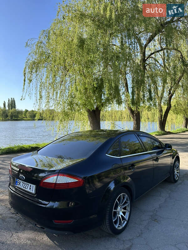 Седан Ford Mondeo 2007 в Рівному