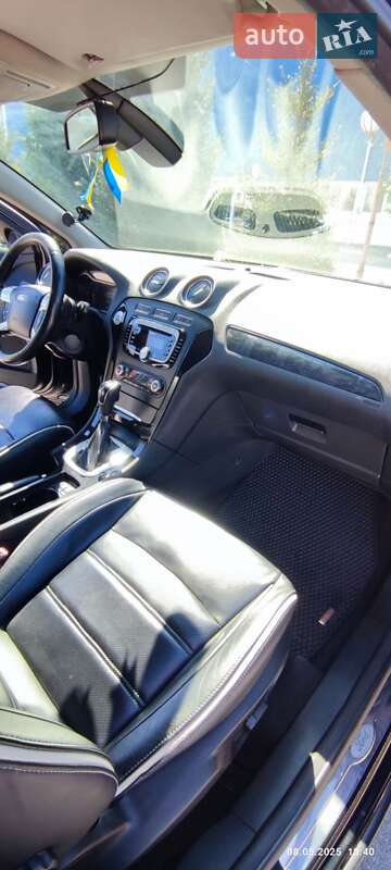 Седан Ford Mondeo 2012 в Богуславе