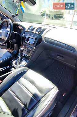 Седан Ford Mondeo 2012 в 