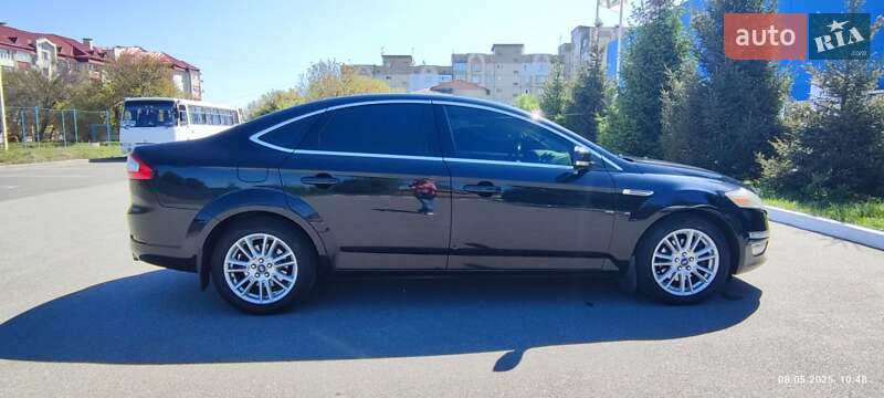 Седан Ford Mondeo 2012 в Богуславе