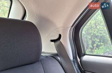 Лифтбек Ford Mondeo 2001 в 
