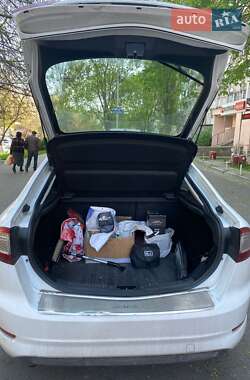 Лифтбек Ford Mondeo 2013 в 