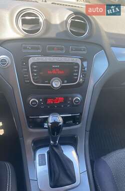Лифтбек Ford Mondeo 2013 в 