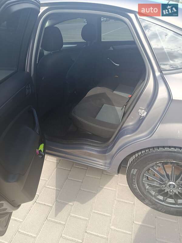 Седан Ford Mondeo 2013 в Луцке