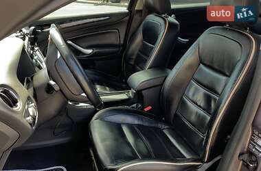 Седан Ford Mondeo 2011 в 