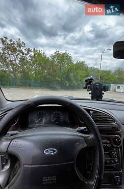 Седан Ford Mondeo 2000 в 
