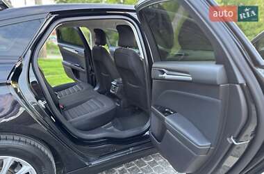 Седан Ford Mondeo 2017 в 