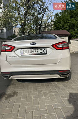Седан Ford Mondeo 2015 в 