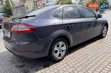 Ліфтбек Ford Mondeo 2013 в 