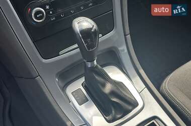 Ліфтбек Ford Mondeo 2013 в 