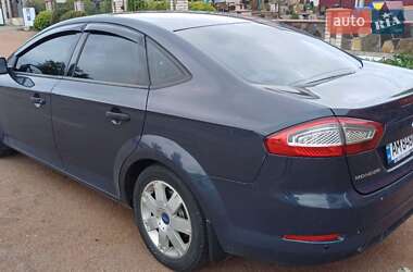 Седан Ford Mondeo 2011 в 