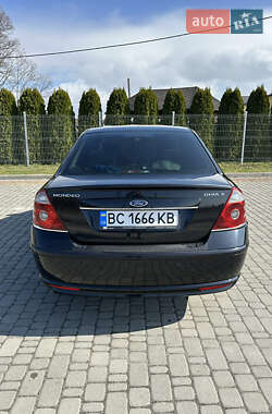Седан Ford Mondeo 2004 в 