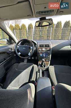 Седан Ford Mondeo 2004 в 