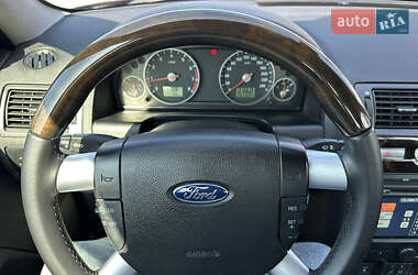 Седан Ford Mondeo 2004 в 