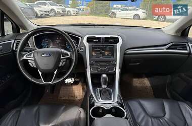 Седан Ford Mondeo 2015 в 