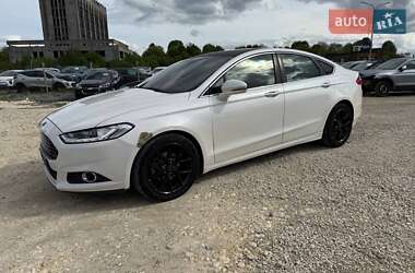 Седан Ford Mondeo 2015 в 