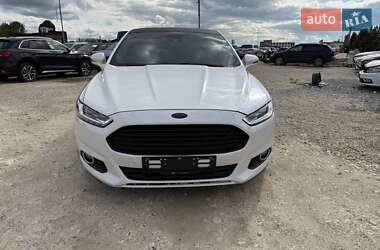 Седан Ford Mondeo 2015 в 