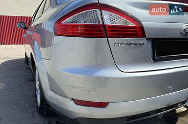 Ліфтбек Ford Mondeo 2010 в 