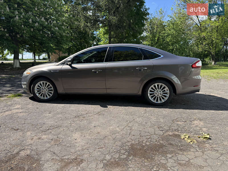 Седан Ford Mondeo 2012 в Гайвороне