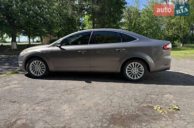 Седан Ford Mondeo 2012 в 