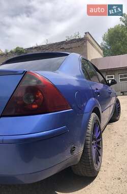 Седан Ford Mondeo 2004 в 